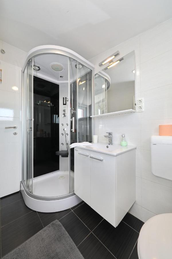 Apartment With Private Pool Sukosan Luaran gambar